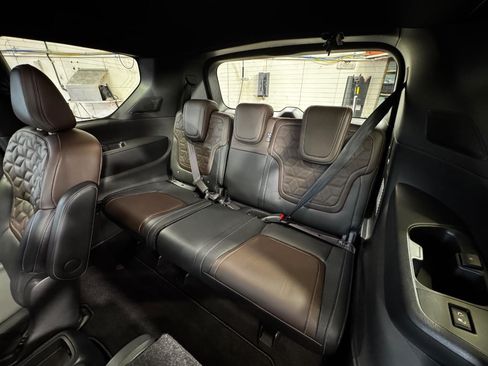 Used 2025 Nissan Armada Platinum AWD/4WD image 21