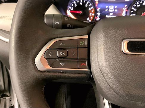 Used 2025 Jeep Compass Limited image 18