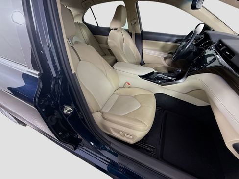 Certified 2020 Toyota Camry XLE image 18