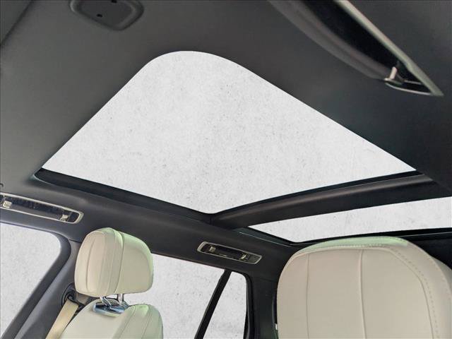 Used 2023 Land Rover Range Rover SE AWD/4WD image 16
