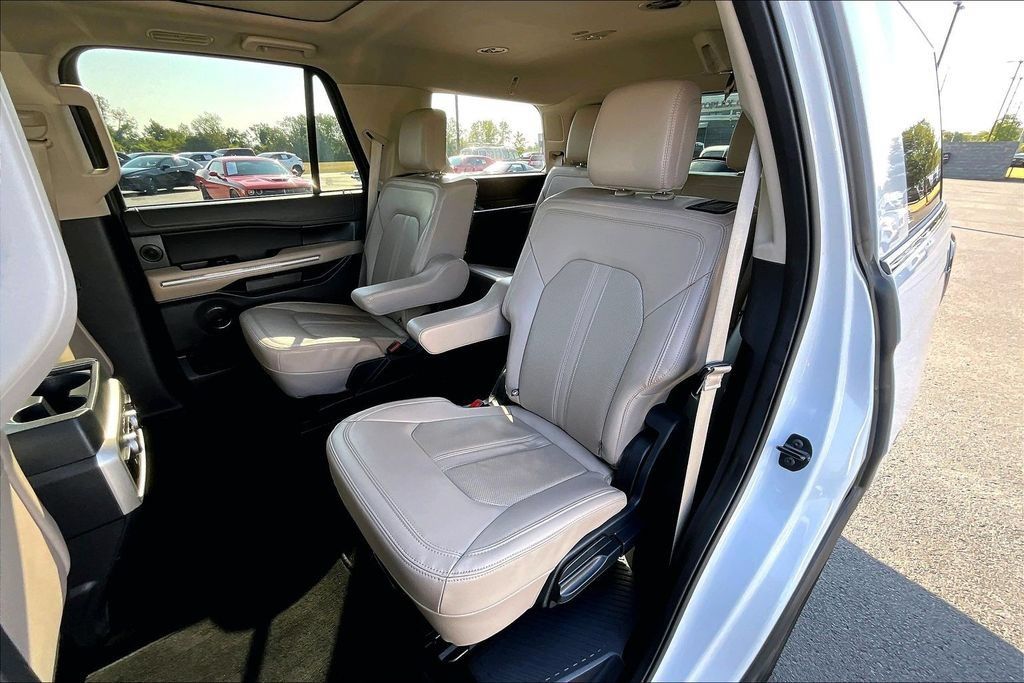 Used 2024 Ford Expedition Limited AWD/4WD image 24