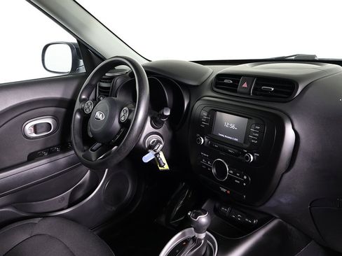 Used 2017 Kia Soul + image 22
