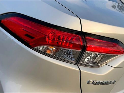 Used 2024 Toyota Corolla LE FWD image 28