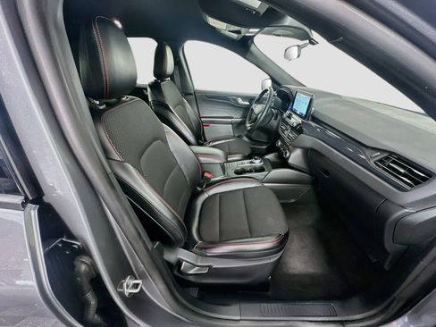 Used 2025 Ford Escape ST-Line FWD image 32