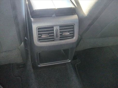 Used 2023 Nissan Rogue S image 17