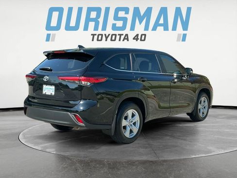 Used 2023 Toyota Highlander L FWD image 7