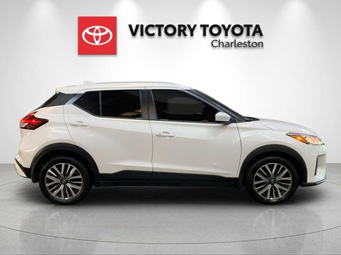 Used 2024 Nissan Kicks SV FWD image 6