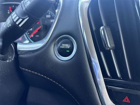 Certified 2020 Chevrolet Traverse LT image 16