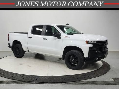 Used 2019 Chevrolet Silverado 1500 LT Trail Boss w/ Convenience Package AWD/4WD image 1