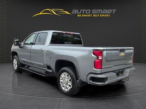 Used 2024 Chevrolet Silverado 2500 High Country w/ High Country Premium Package AWD/4WD image 3