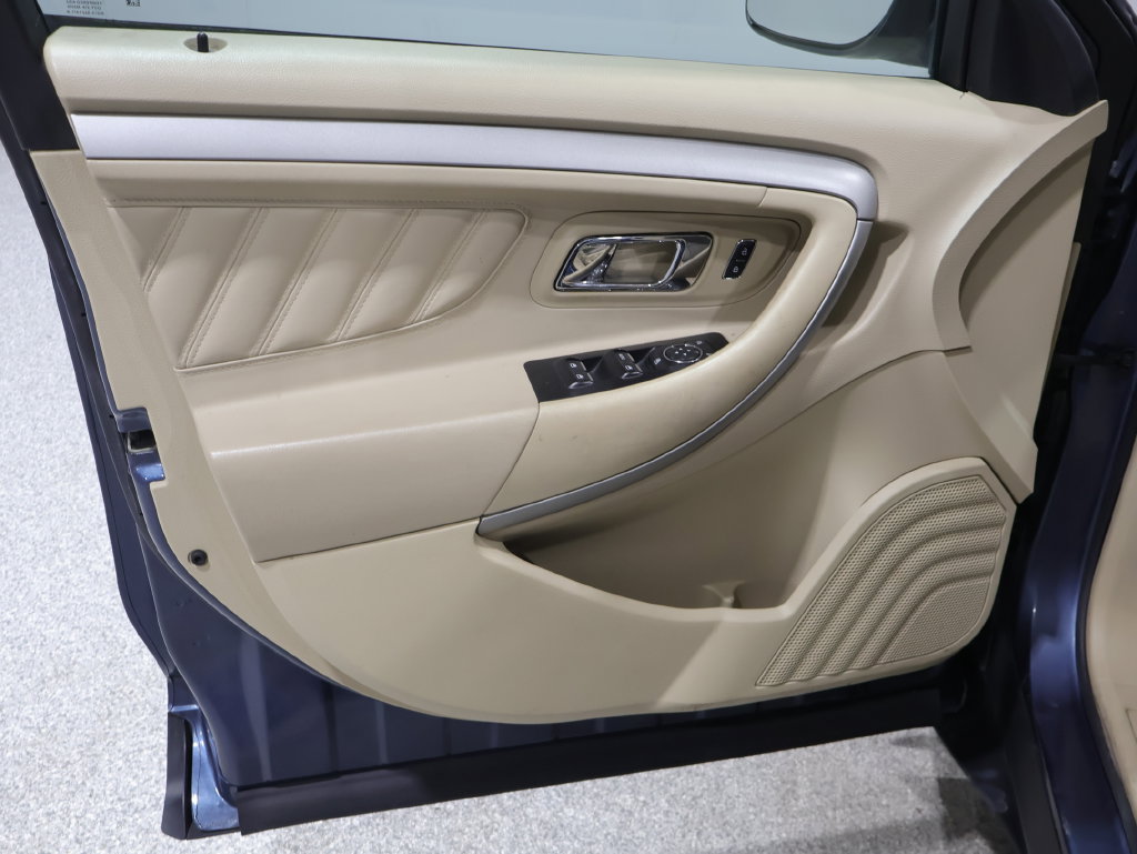 Used 2019 Ford Taurus SE FWD image 21