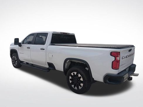 Used 2020 Chevrolet Silverado 2500 Custom RWD image 2