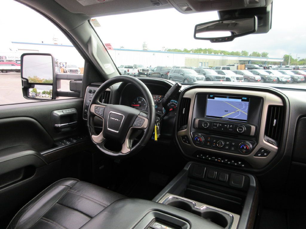 Used 2019 GMC Sierra 2500 Denali w/ Duramax Plus Package AWD/4WD image 28