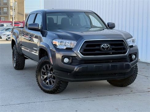 Used 2022 Toyota Tacoma SR5 image 2