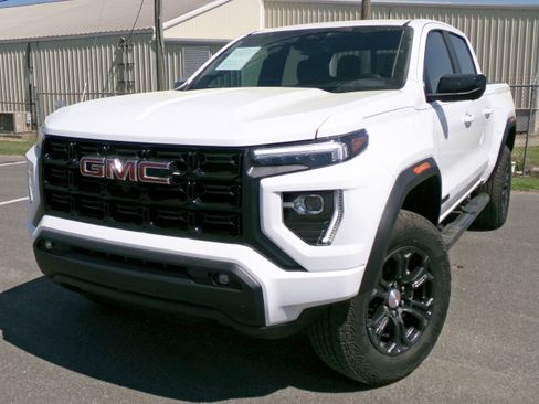 Used 2024 GMC Canyon Elevation w/ Convenience Package image 1