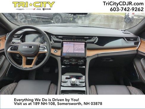 Used 2025 Jeep Grand Cherokee L Summit image 14