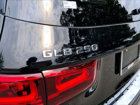 Certified 2021 Mercedes-Benz GLB 250 4MATIC image 10