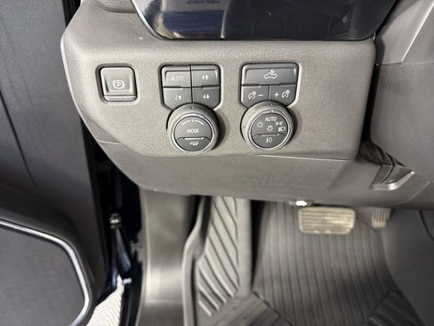 Used 2025 Chevrolet Silverado 1500 LT Trail Boss w/ LPO, Dark Essentials Package AWD/4WD image 15