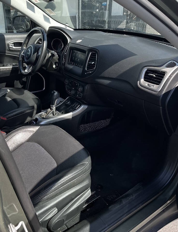 Used 2019 Jeep Compass Latitude AWD/4WD image 13