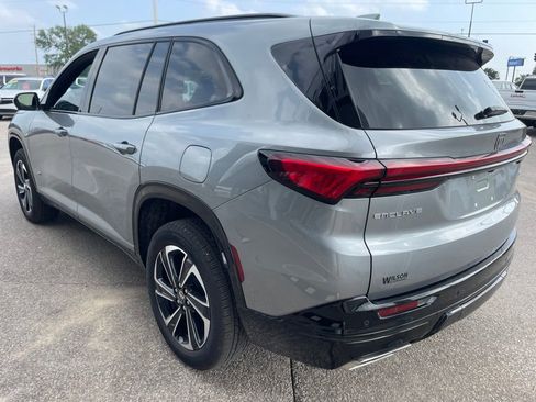 Used 2025 Buick Enclave Sport Touring w/ Power Package FWD image 4