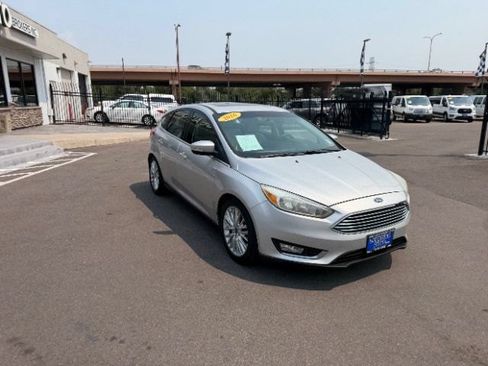 Used 2016 Ford Focus Titanium FWD image 17