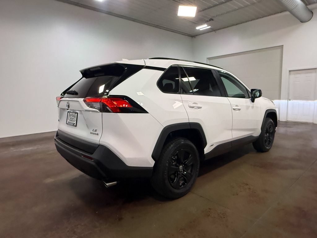 Used 2023 Toyota RAV4 LE AWD/4WD image 34