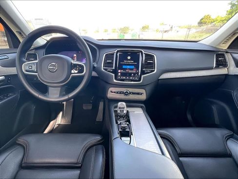 Used 2025 Volvo XC90 T8 Ultra w/ Protection Package Premier AWD/4WD image 17
