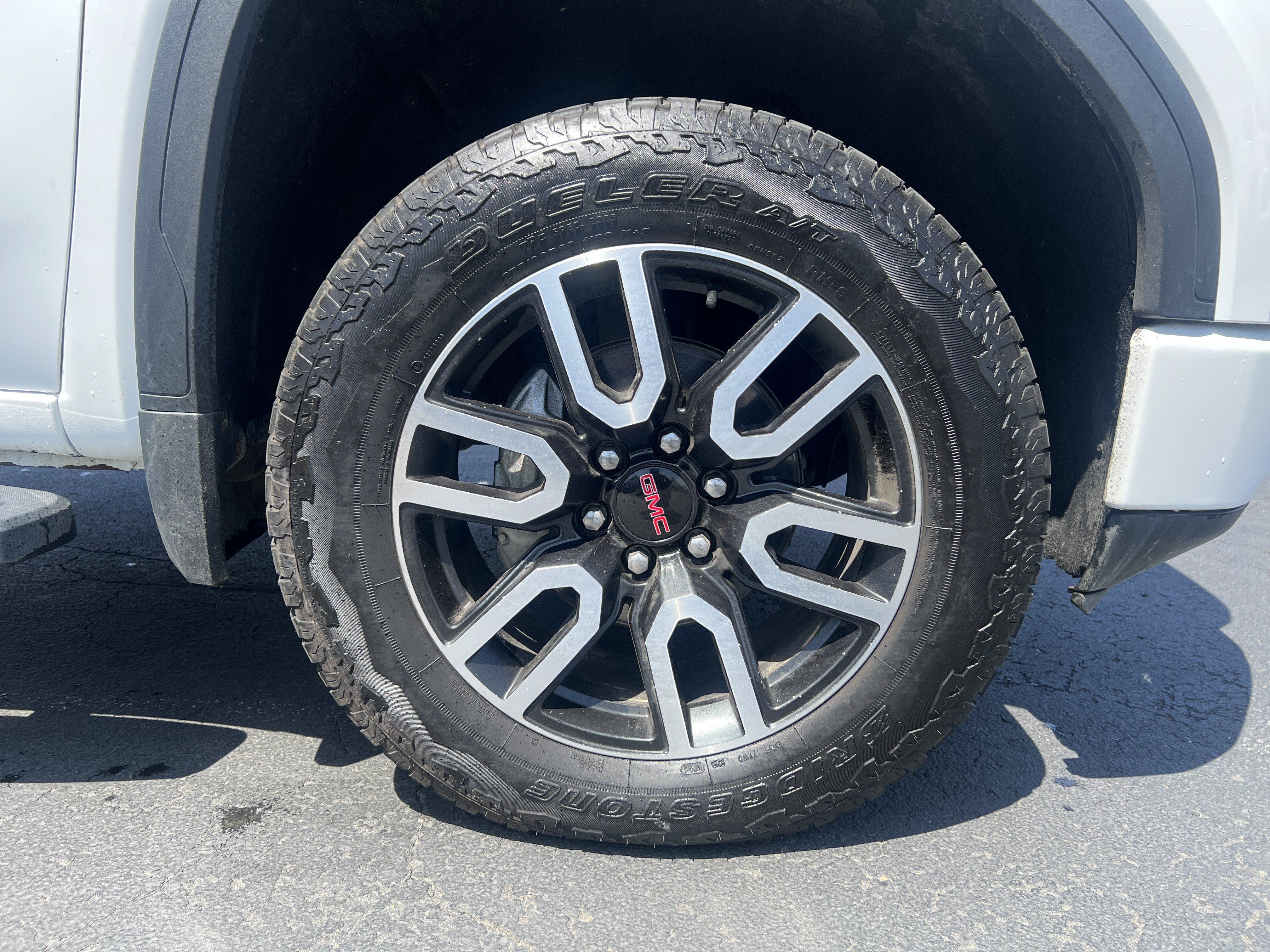Used 2019 GMC Sierra 1500 AT4 w/ AT4 Premium Package AWD/4WD image 11