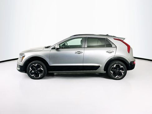 Used 2023 Kia Niro Wind FWD image 4