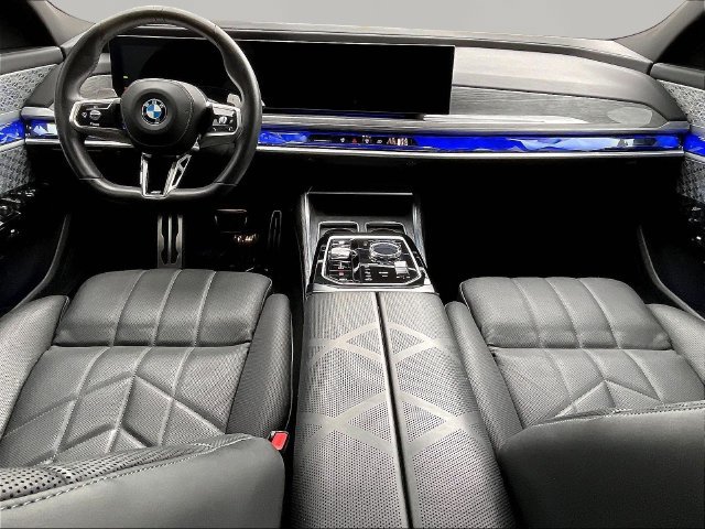 Used 2023 BMW 760i xDrive w/ Parking Assistance Package AWD/4WD image 9