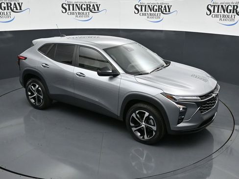 Used 2024 Chevrolet Trax RS w/ Driver Confidence Package image 9