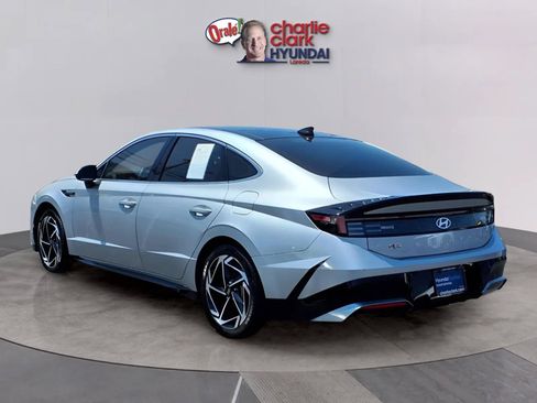 Certified 2024 Hyundai Sonata SEL w/ Convenience Package FWD image 3