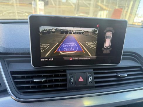 Used 2020 Audi Q5 2.0T Titanium Premium Plus w/ Premium Plus Package image 14