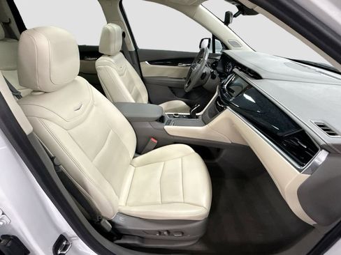 Used 2023 Cadillac XT6 Premium Luxury w/ Technology Package image 19
