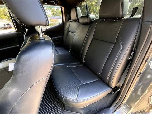 Used 2023 Toyota Tacoma TRD Sport image 19