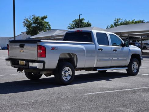 Used 2010 Chevrolet Silverado 3500 LT w/ Interior Plus Package AWD/4WD image 3