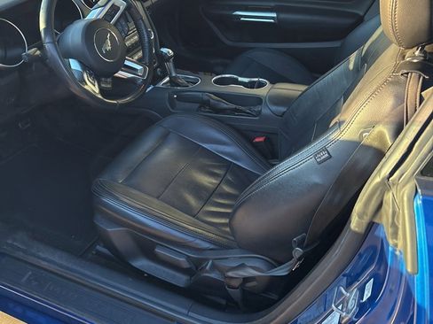 Used 2018 Ford Mustang Coupe image 7