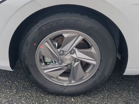 New 2026 Hyundai Elantra SE FWD image 11