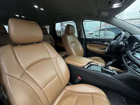Used 2018 Buick Enclave Essence image 23