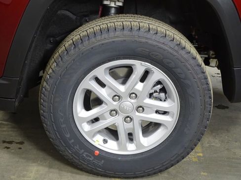 New 2025 Jeep Grand Cherokee Laredo image 35