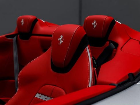 Used 2024 Ferrari Roma Spider image 10
