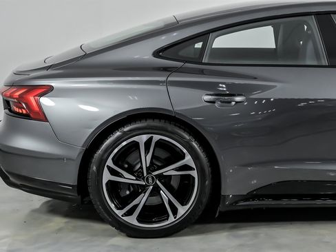 Used 2022 Audi e-tron GT Prestige w/ Prestige Package image 13