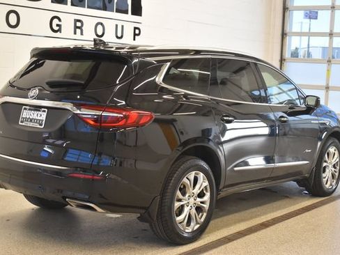 Used 2020 Buick Enclave Avenir w/ Avenir Technology Package AWD/4WD image 4