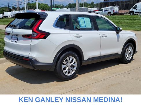 Used 2023 Honda CR-V LX image 3