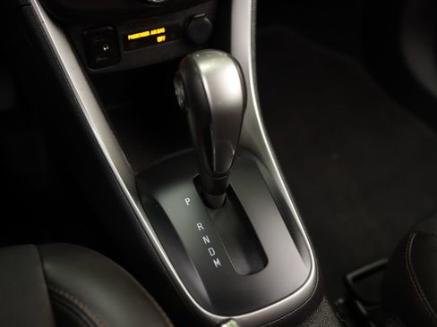 Used 2022 Chevrolet Trax LT w/ Driver Confidence Package FWD image 17