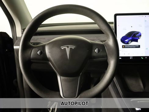 Used 2021 Tesla Model Y Long Range AWD/4WD image 3