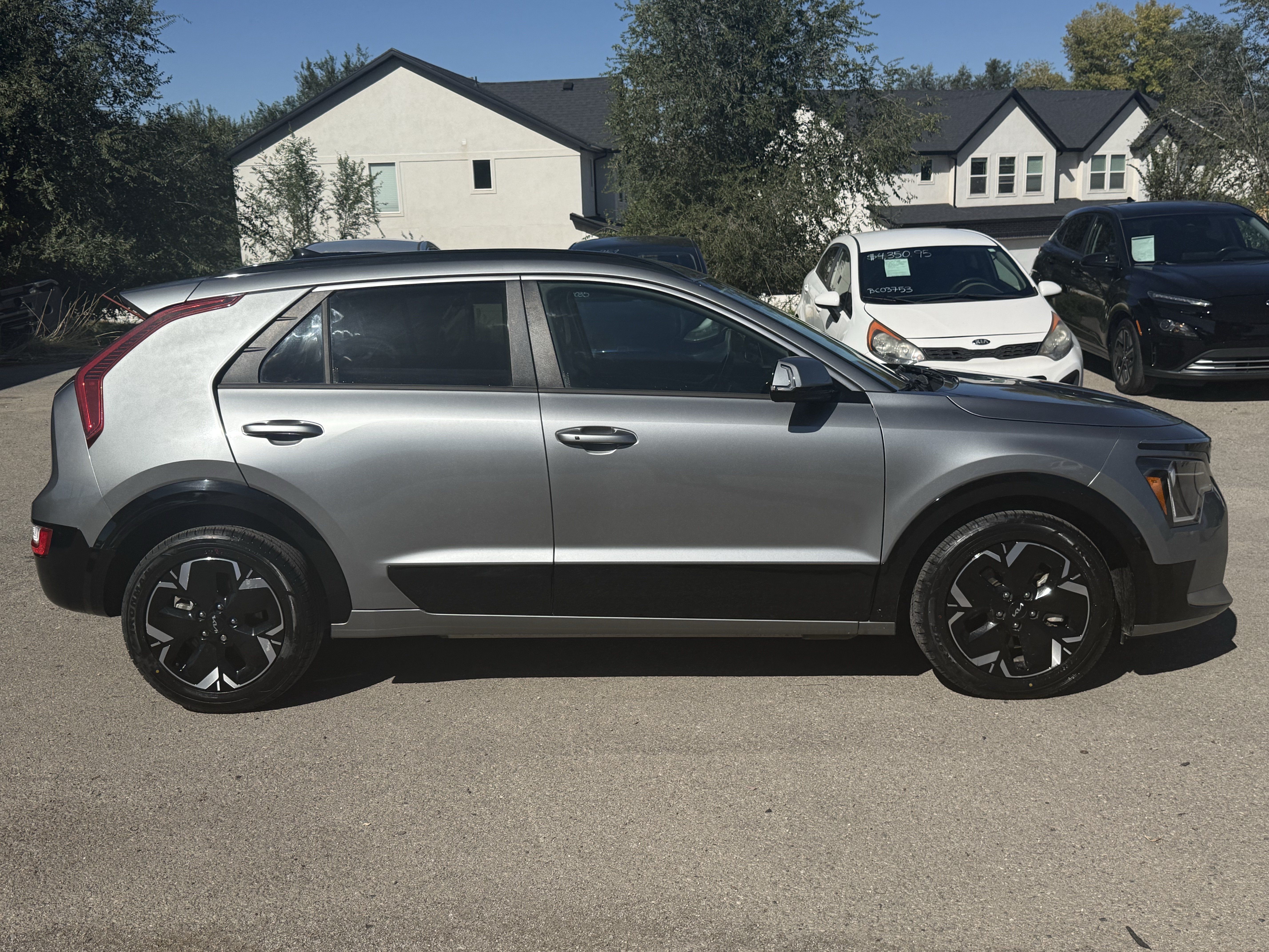 Used 2023 Kia Niro Wind FWD image 3