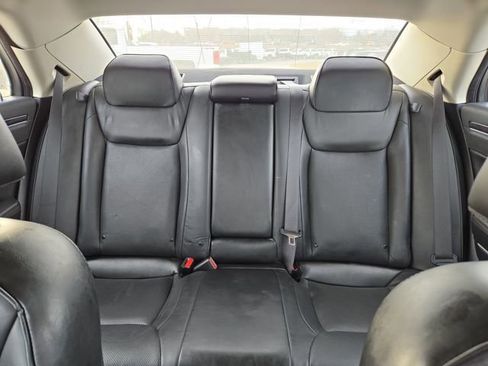 Used 2019 Chrysler 300 Limited image 28