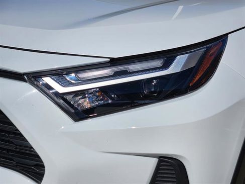 Used 2025 Toyota RAV4 LE image 5