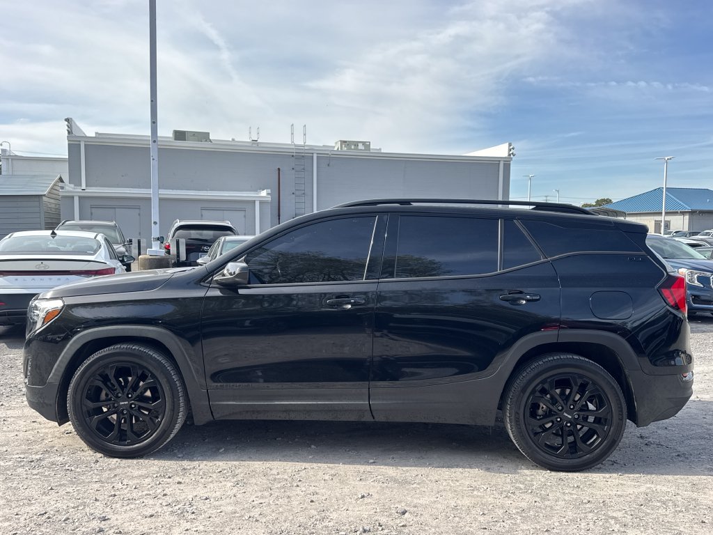 Used 2021 GMC Terrain SLE w/ Driver Convenience Package FWD image 2